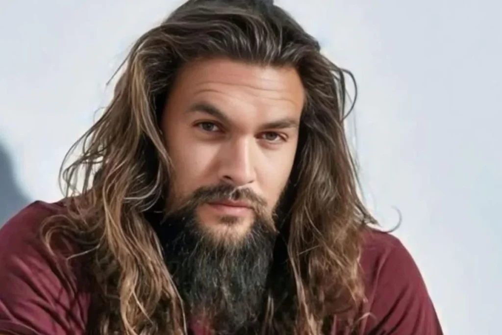 Jason Momoa biography image showing his age, height, partner and net worth details