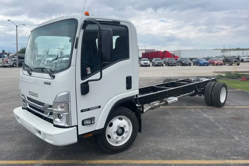 Isuzu NRR Gas truck
