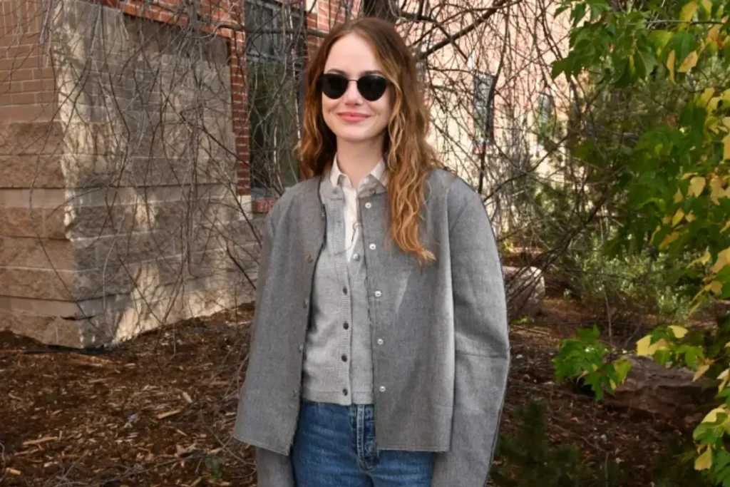 Emma Stone Brings Back Skinny Jeans With a Modern Fall Outfit Formula