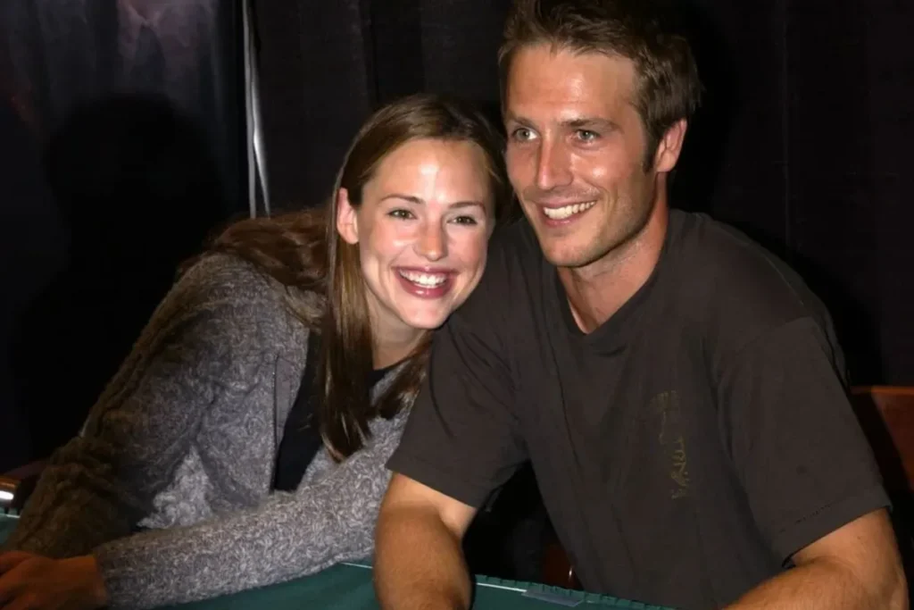 Jennifer Garner and Michael Vartan reunite in a photo celebrating the Alias anniversary