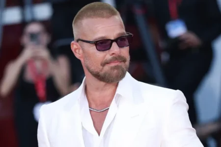 Ricky Martin Responds to Eduardo Verástegui Romance Rumors Singer in White Suit at Red-Carpet Event